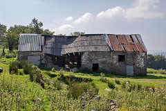 Old Llanhilleth Farm barn, August 2013